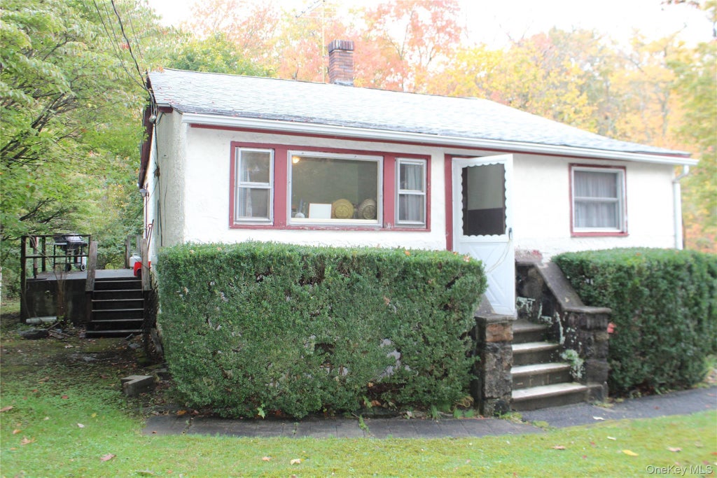 Photo of 2 Carpenter Place, Yorktown Heights, NY 10598 (MLS # 1064432)
