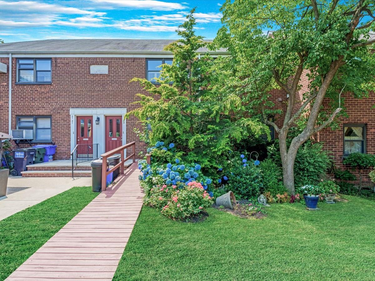 21-33 Utopia Parkway lower