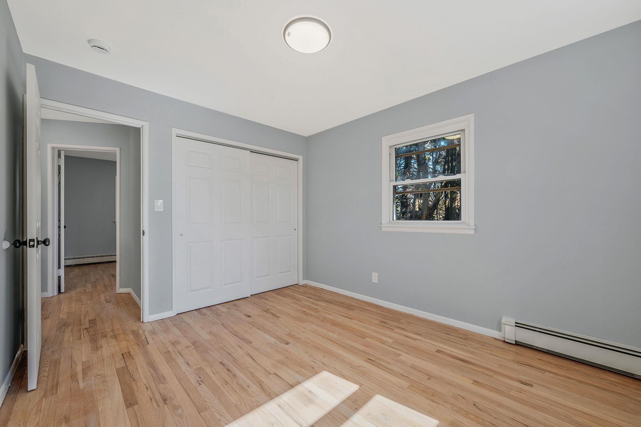 28 Beverly Road, South Farmingdale, New York image 15