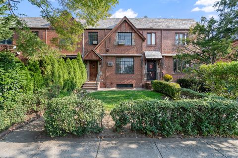 Photo of 67-49 Groton Street, Forest Hills, NY 11375 (MLS # 915724)