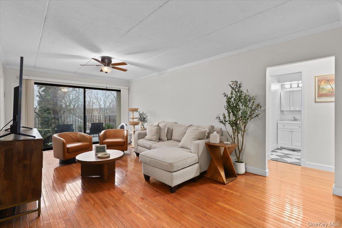 130 Colonial Parkway 1F