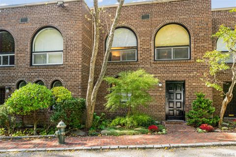 4475 Douglas Bronx NY 10471