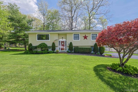 Homes For Sale - 17 Red Oak Terrace<br/> Newburgh, NY 12550