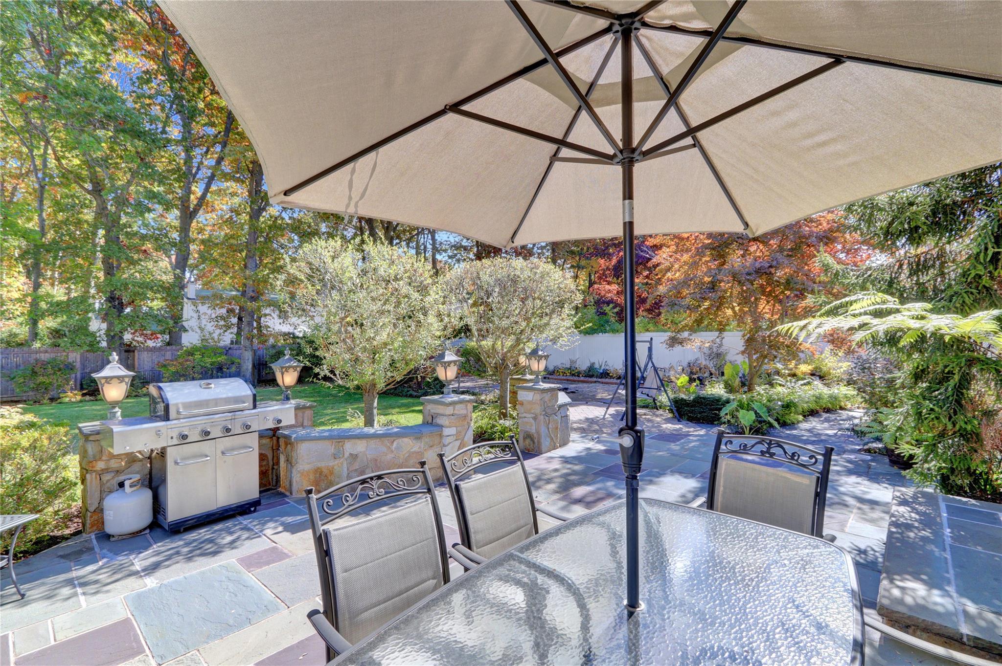 23 Charm City Drive, Port Jefferson Station, New York image 4