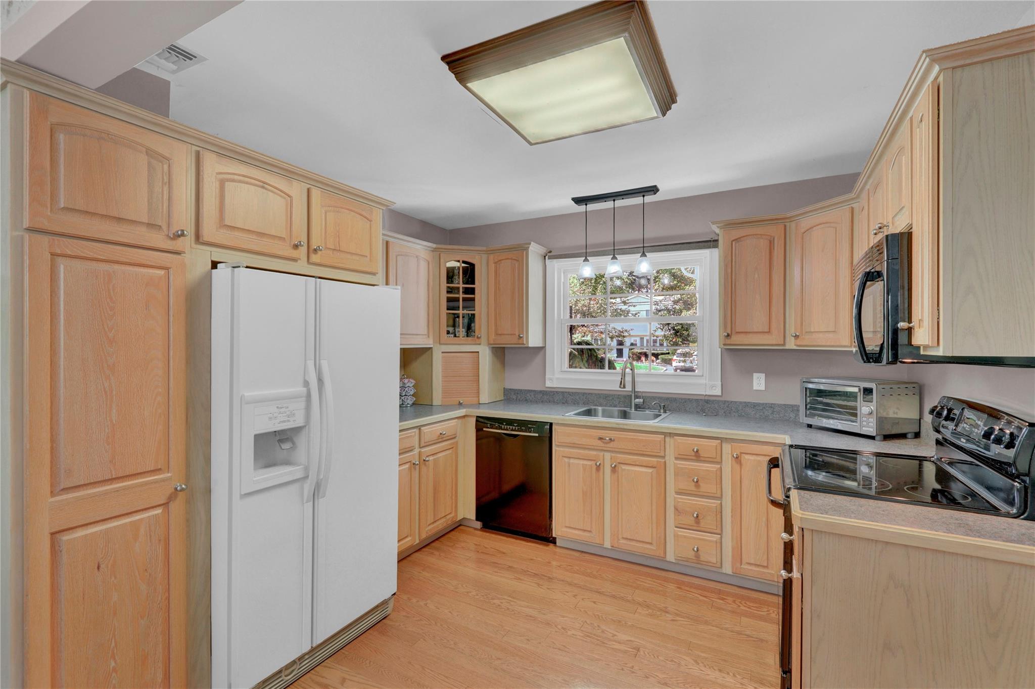 23 Charm City Drive, Port Jefferson Station, New York image 16