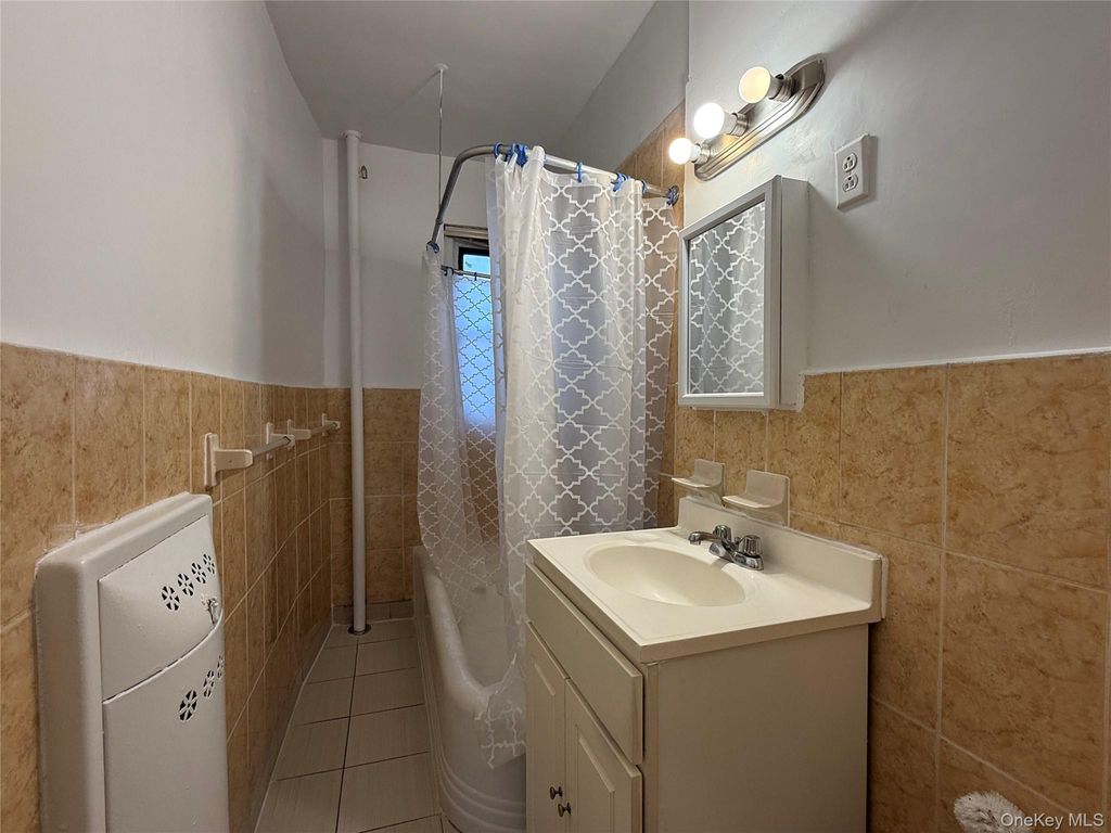 Photo of 14416 35th Avenue #6A, Flushing, NY 11354 (MLS # 963955)