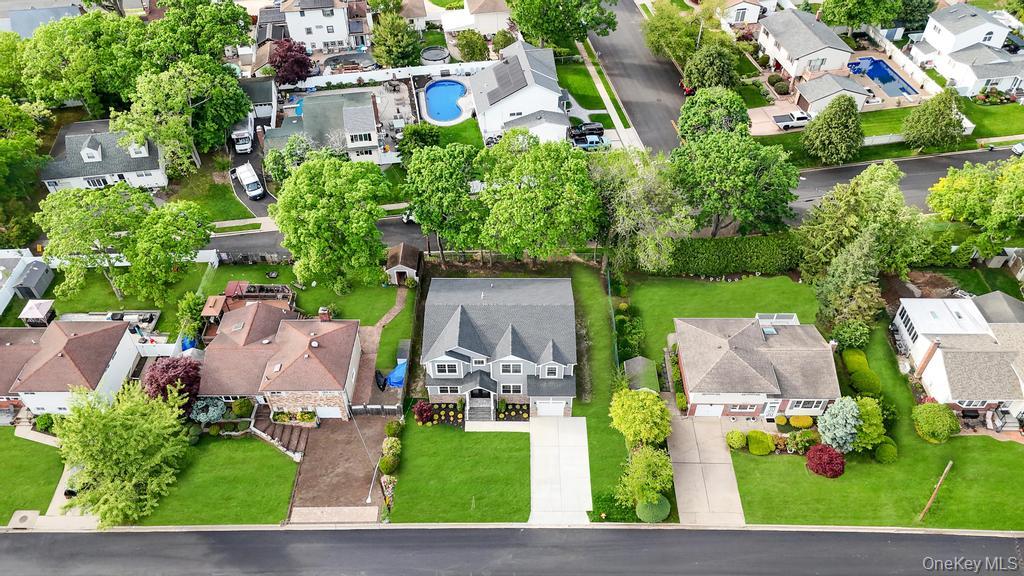 124 North Drive