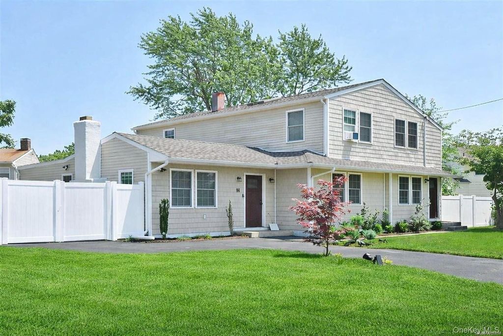 Photo of 51 Newton Avenue, Selden, NY 11784 (MLS # 995545)