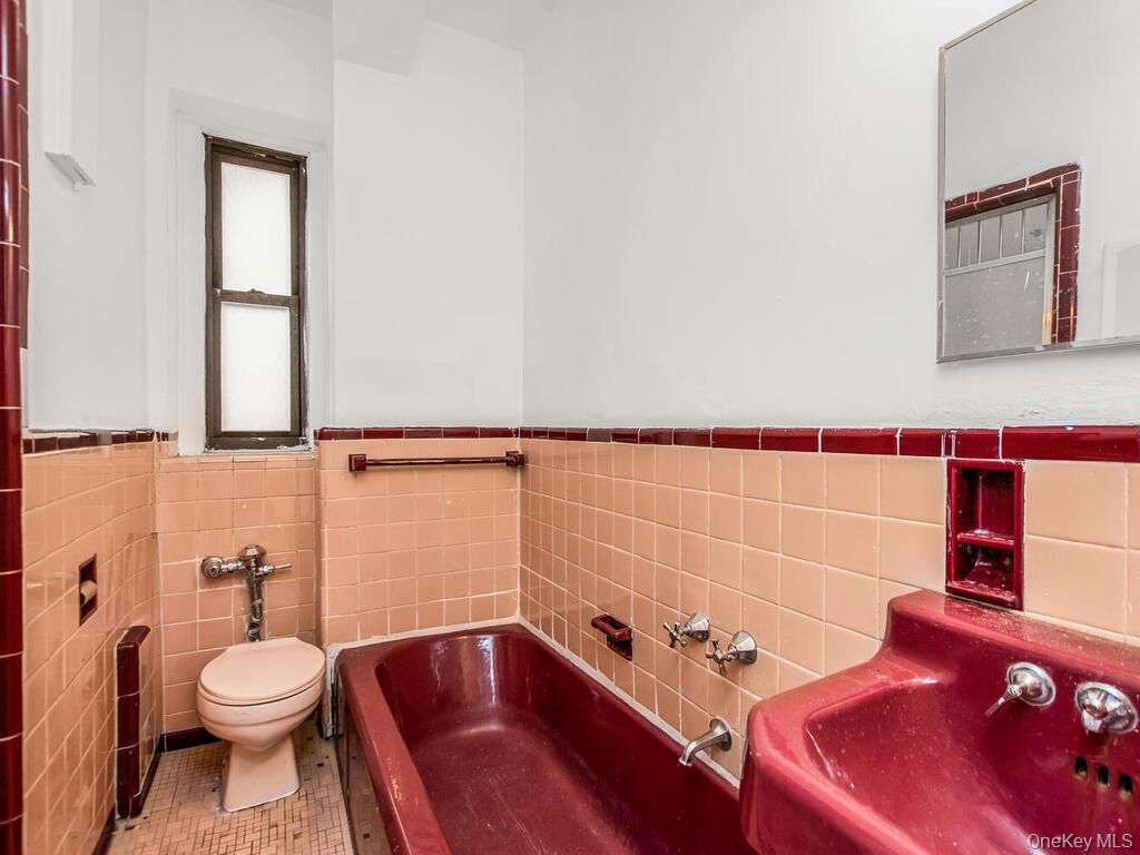 860 Grand Concourse 1i
