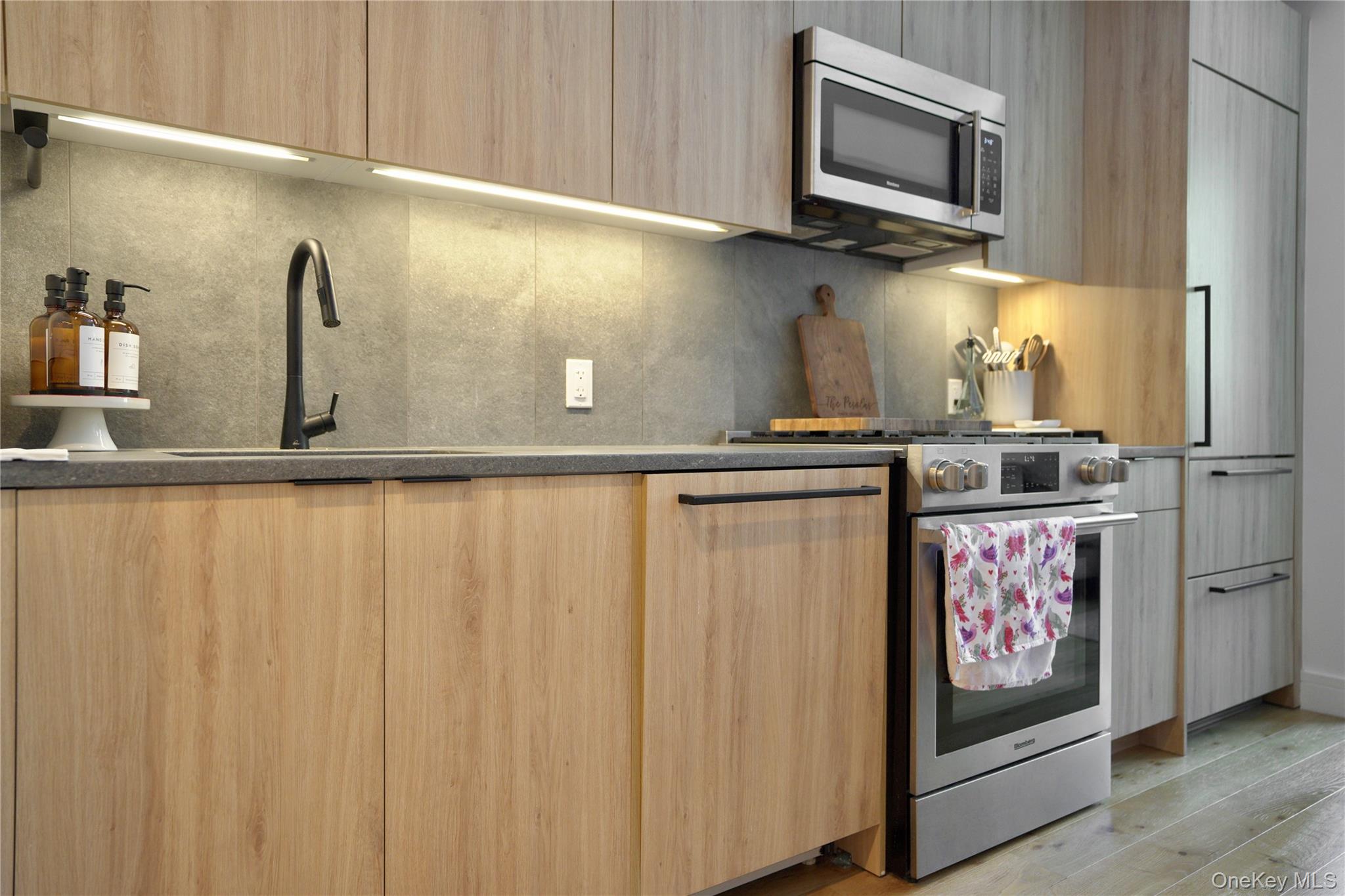 2416 Queens Plaza S 2D