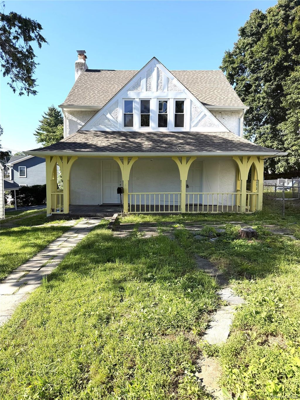 Photo of 5 Crest Place, Elmsford, NY 10523 (MLS # 1048066)