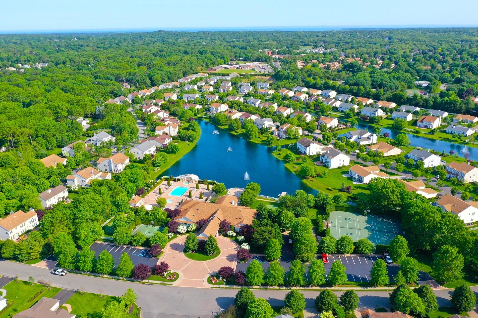 22 Hamlet Woods Drive, Saint James, New York image 39