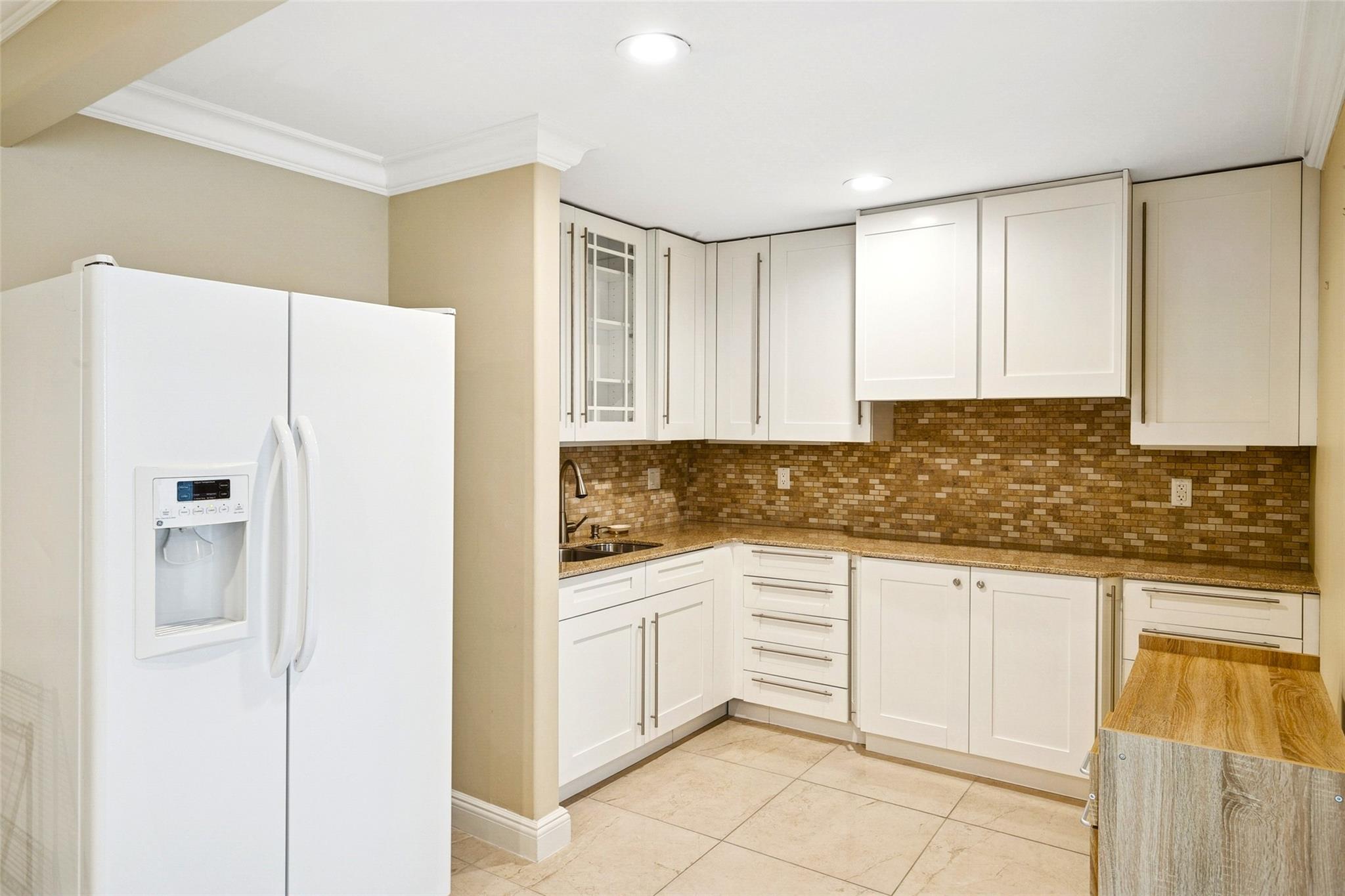 22 Hamlet Woods Drive, Saint James, New York image 25