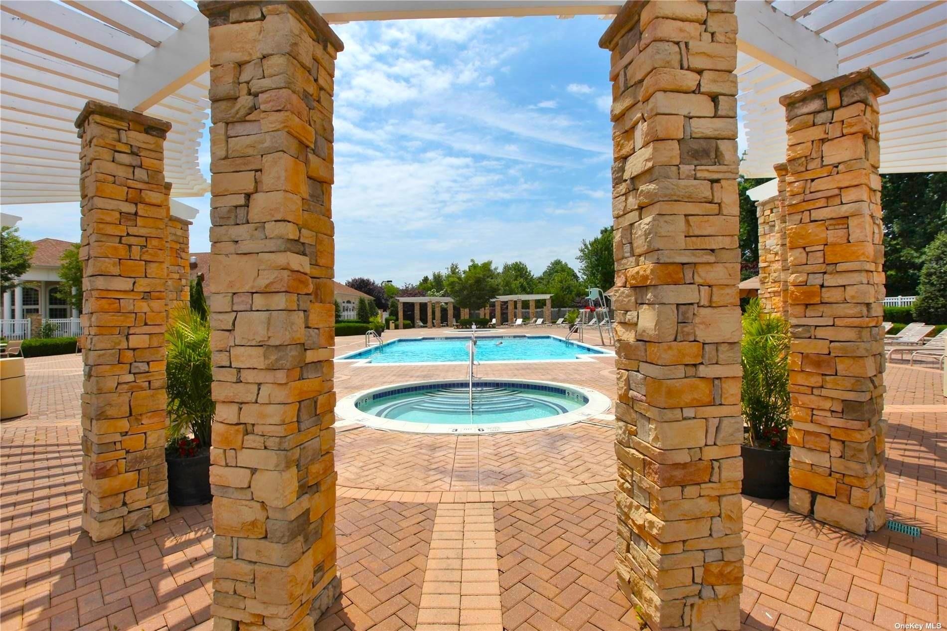 22 Hamlet Woods Drive, Saint James, New York image 33