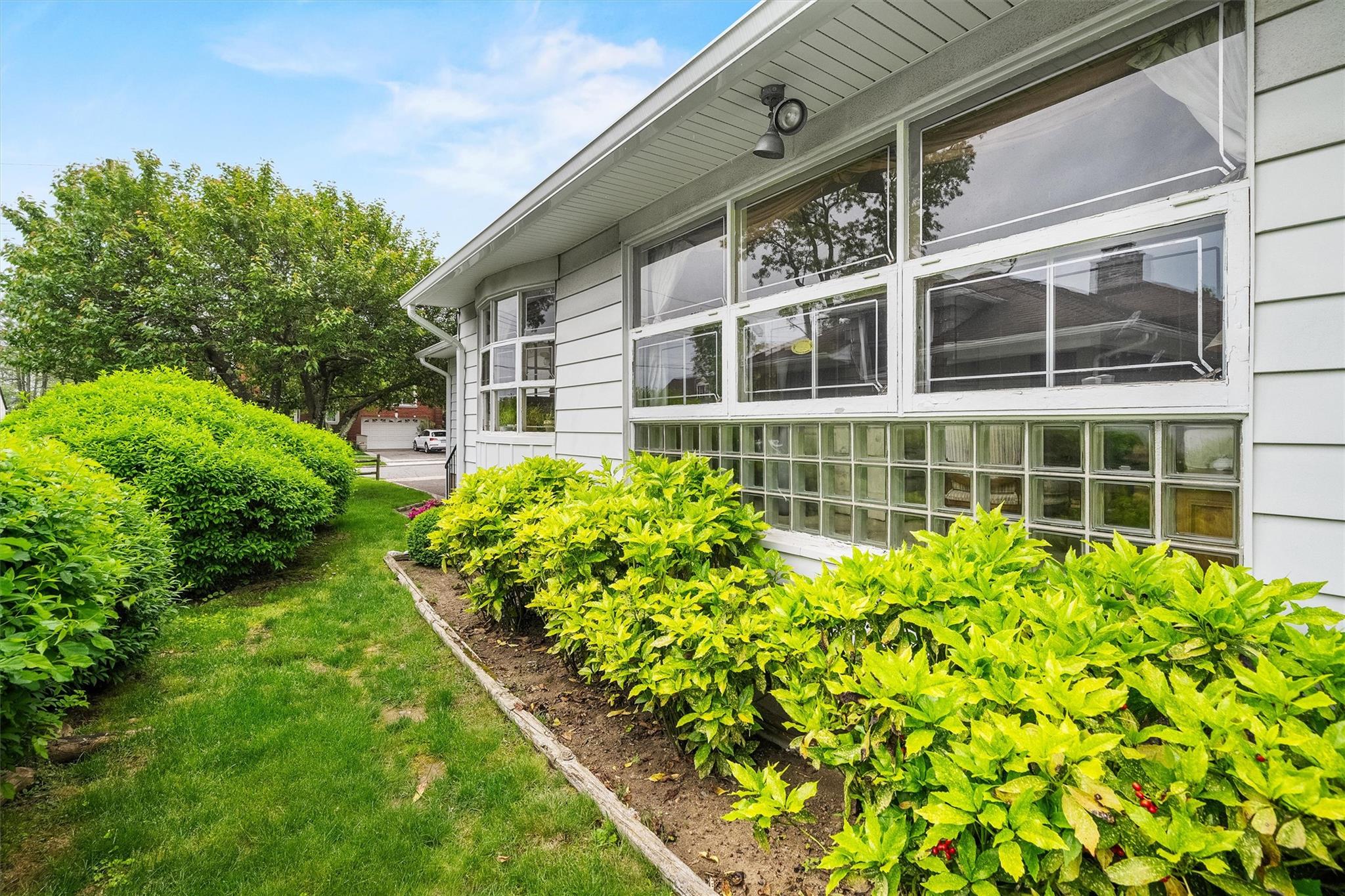 216 Colonial Parkway, Yonkers, New York image 27
