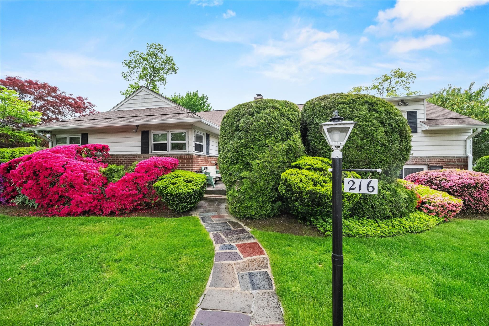 216 Colonial Parkway, Yonkers, New York image 1