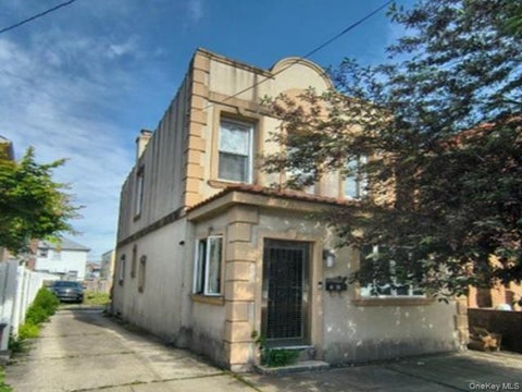 Multifamily For Sale - 61 25 165th Street<br/> Flushing, NY 11365