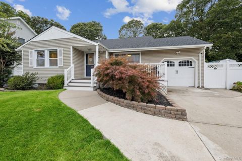 Photo of 16 Larry Road, Selden, NY 11784 (MLS # 918972)