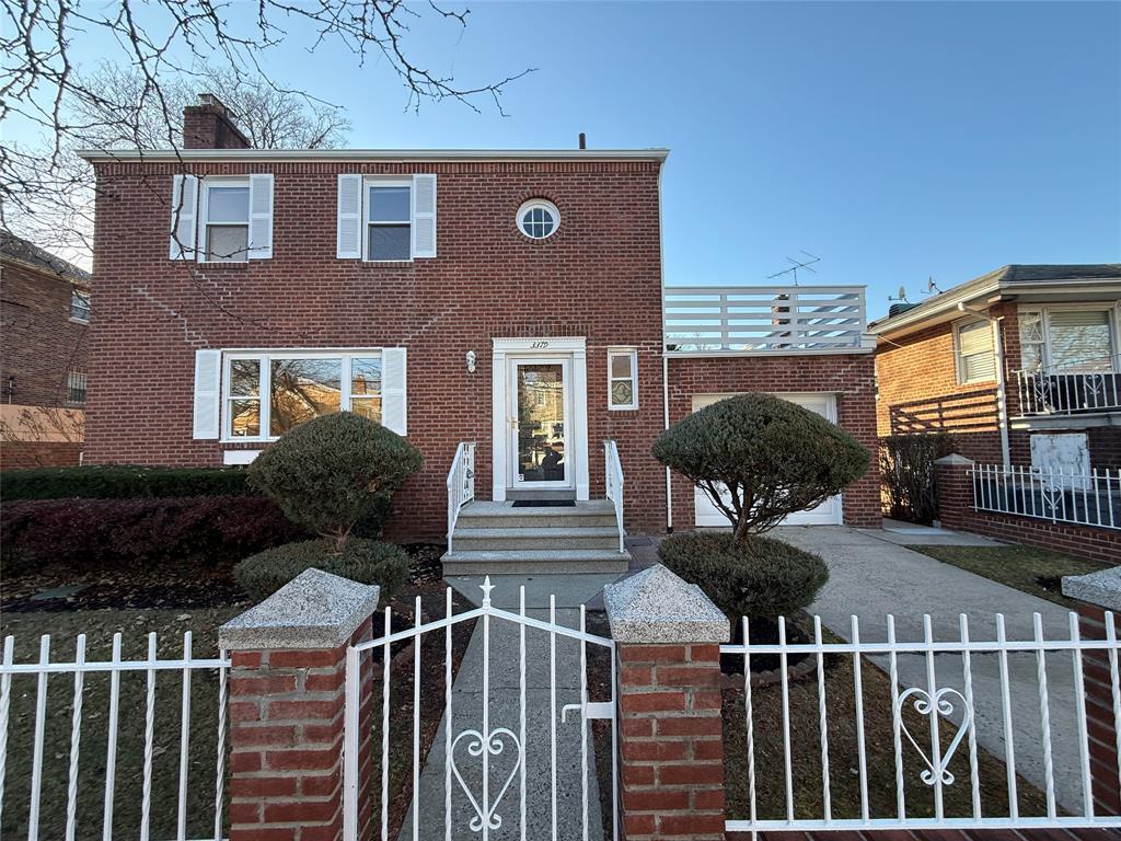 Property for Sale at Campbell Drive, Bronx, New York - Bedrooms: 3 
Bathrooms: 2.5 
Rooms: 6  - $1,079,000