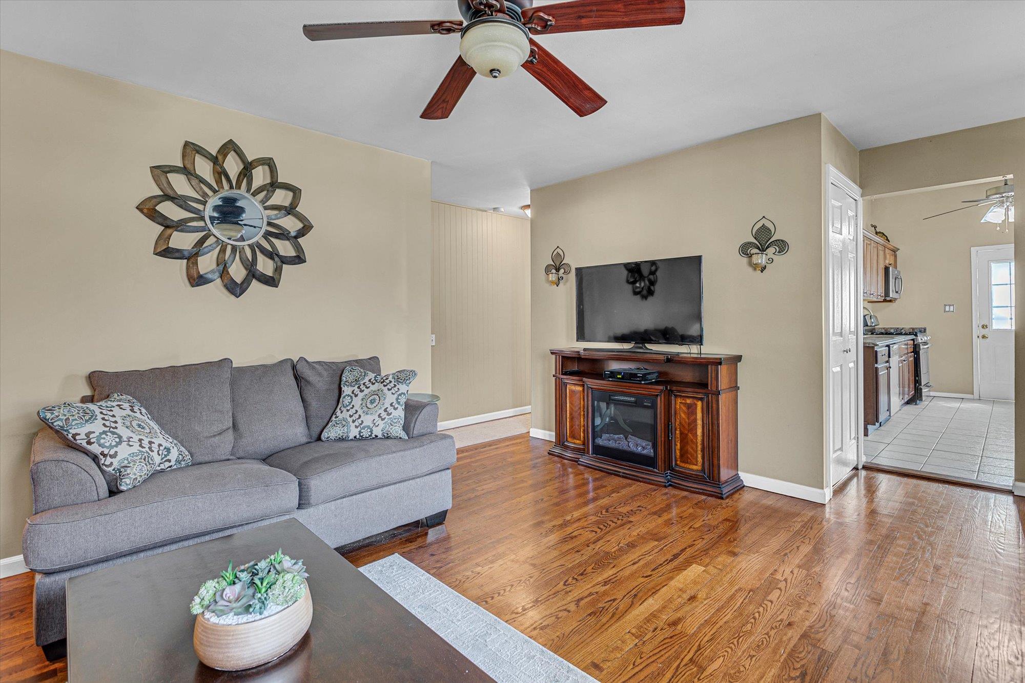 1011 Carll Drive, Bay Shore, New York image 7