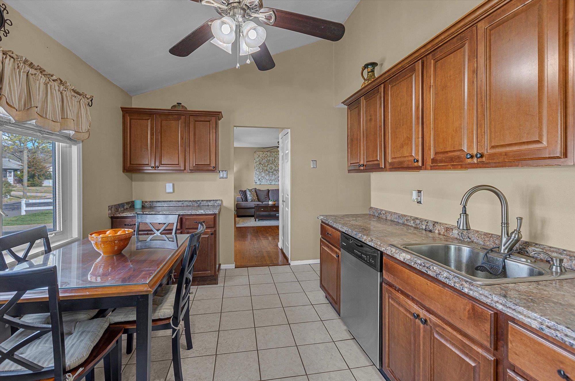 1011 Carll Drive, Bay Shore, New York image 10