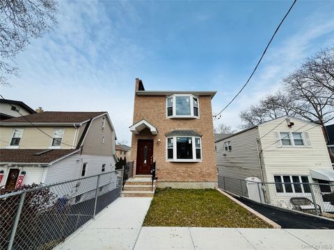 Homes For Sale - 3167 Ampere Avenue #A<br/> Bronx, NY 10465