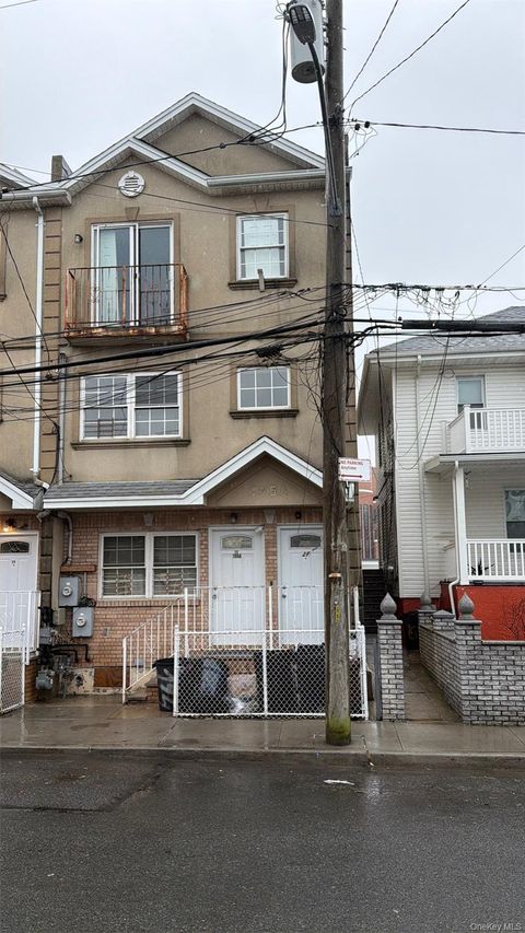Multifamily For Sale - 155 Beach 27th Street #A<br/> Far Rockaway, NY 11691