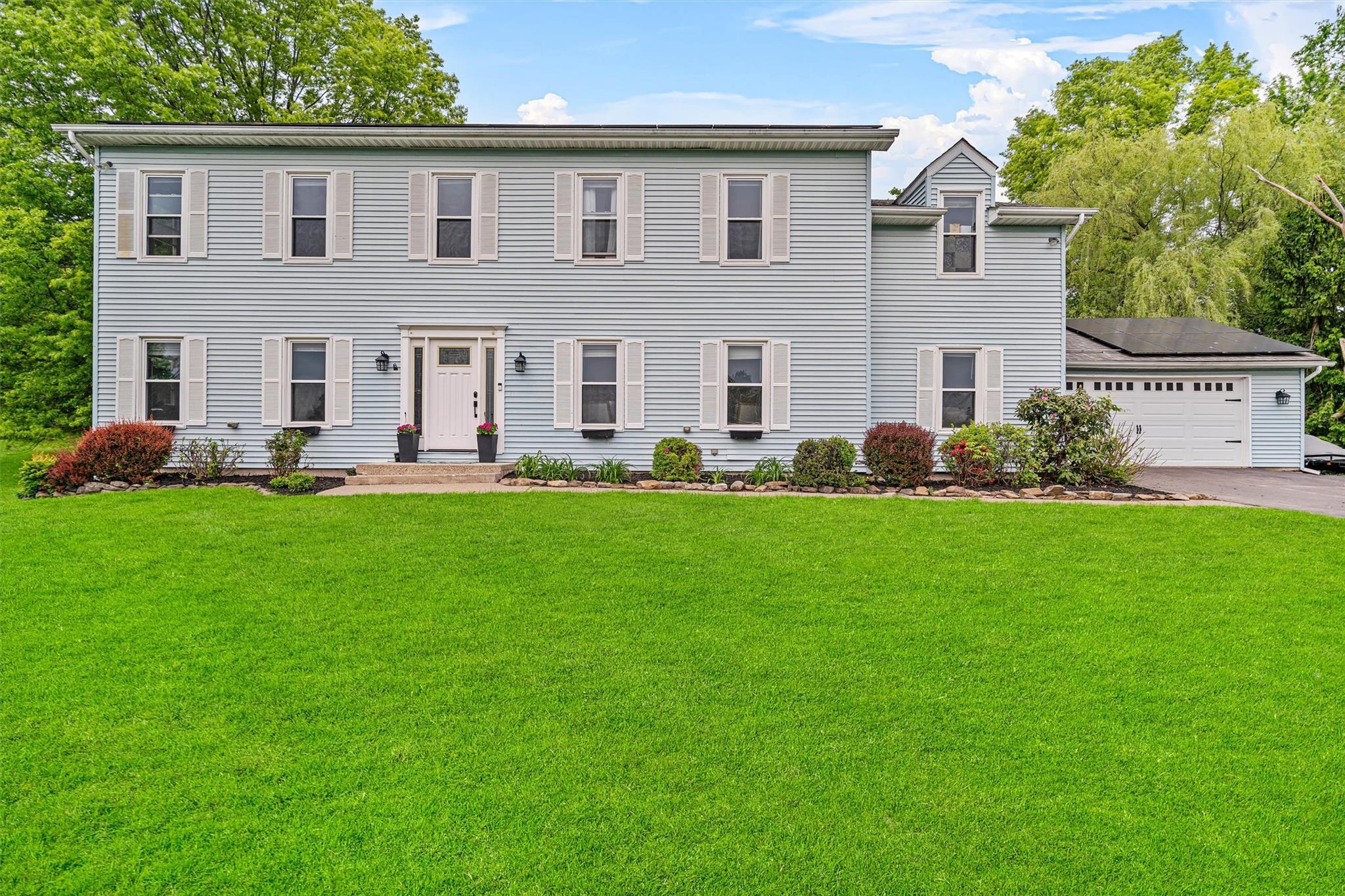 Red Oak Court, Middletown, New York - 4 Bedrooms  
3 Bathrooms  
9 Rooms - 