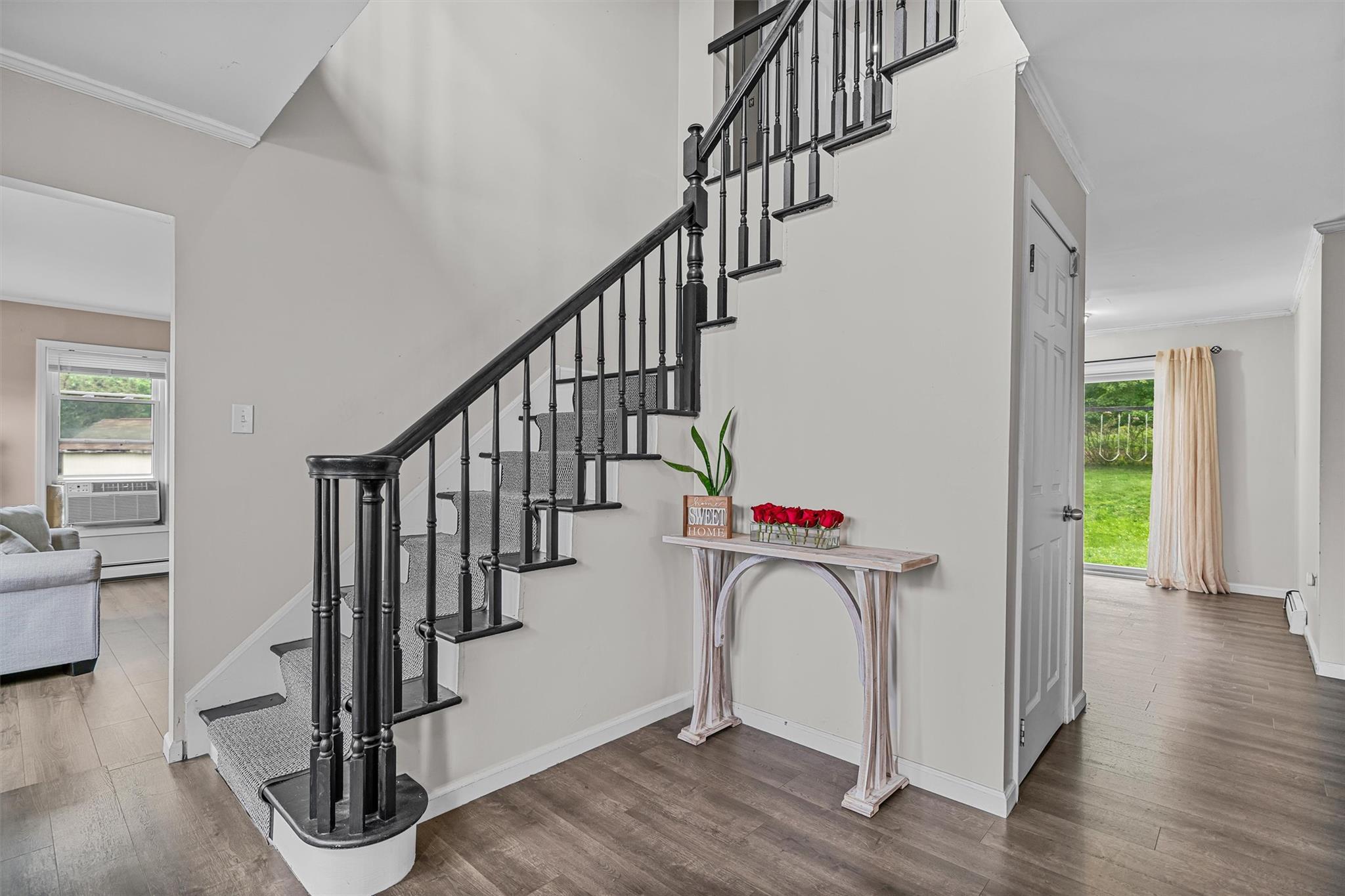 8 Red Oak Court