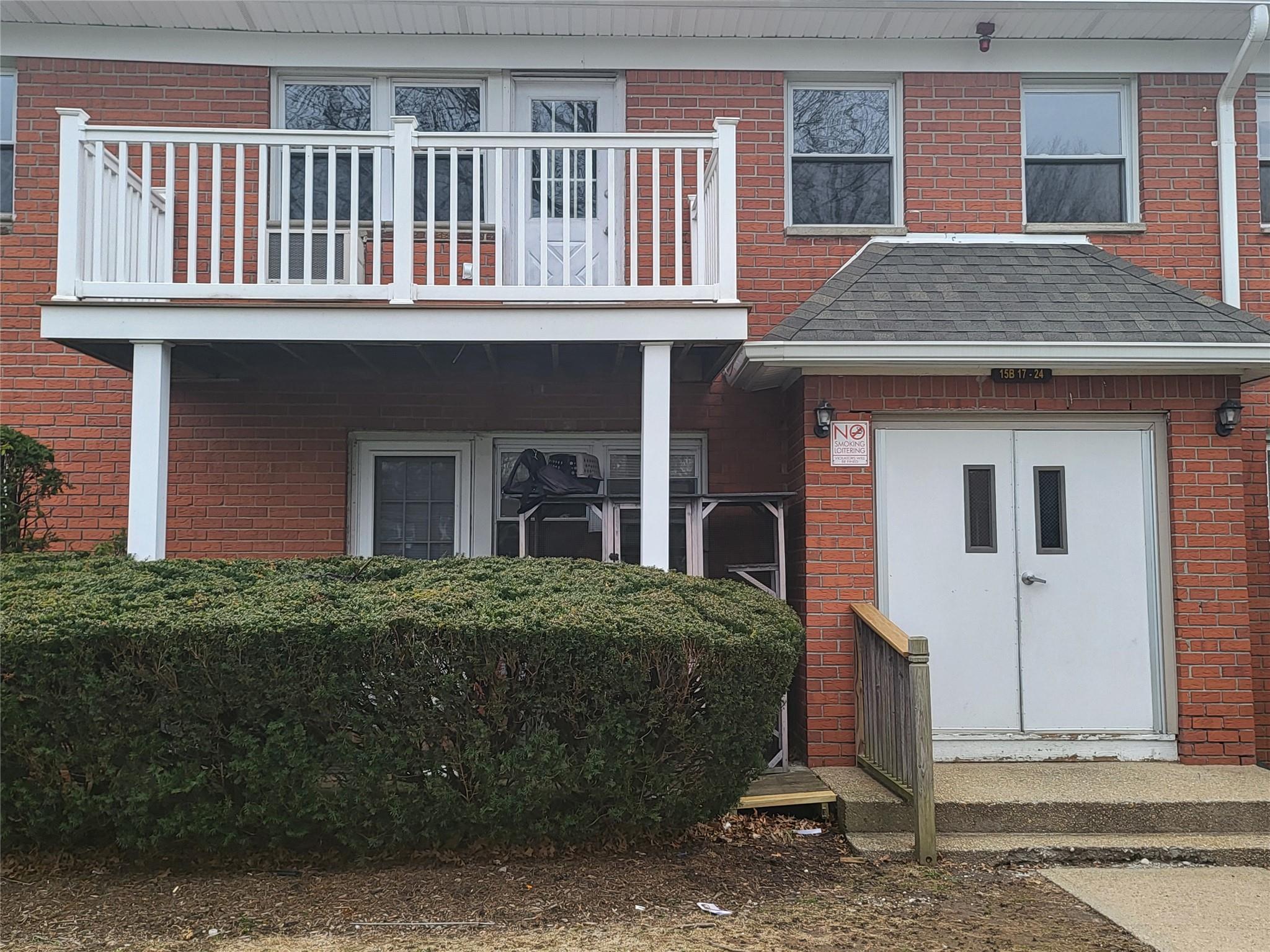 15 N Hemlock Drive #B18, Bay Shore, New York image 1
