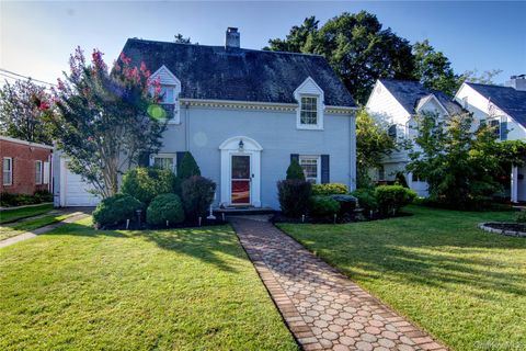 Photo of 700 W Carl Avenue, Baldwin, NY 11510 (MLS # 916398)