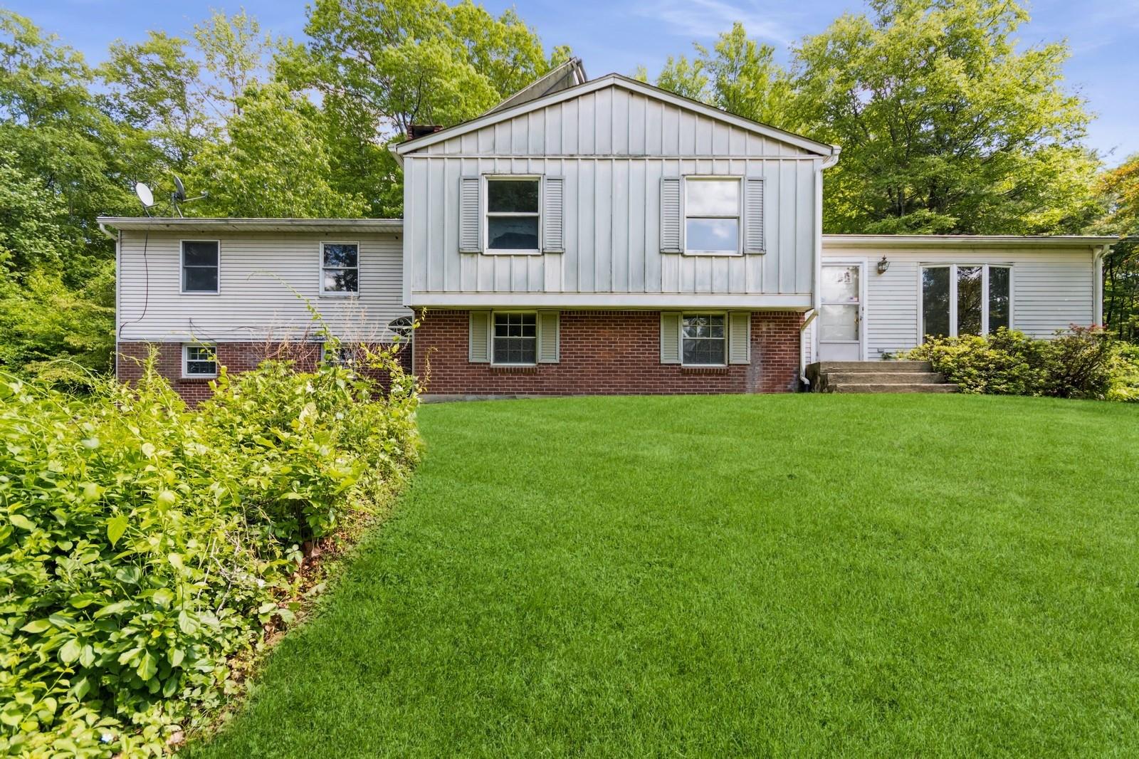 Carmel, New York 10512, United States, 5 Bedrooms Bedrooms, ,4 BathroomsBathrooms,Residential,Active,147794