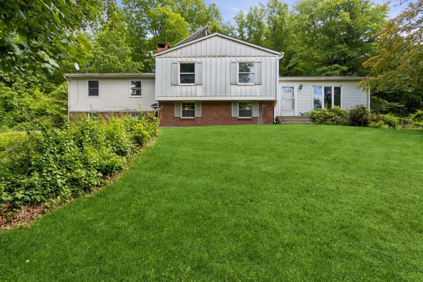 Carmel, New York 10512, United States, 5 Bedrooms Bedrooms, ,4 BathroomsBathrooms,Residential,Active,147794