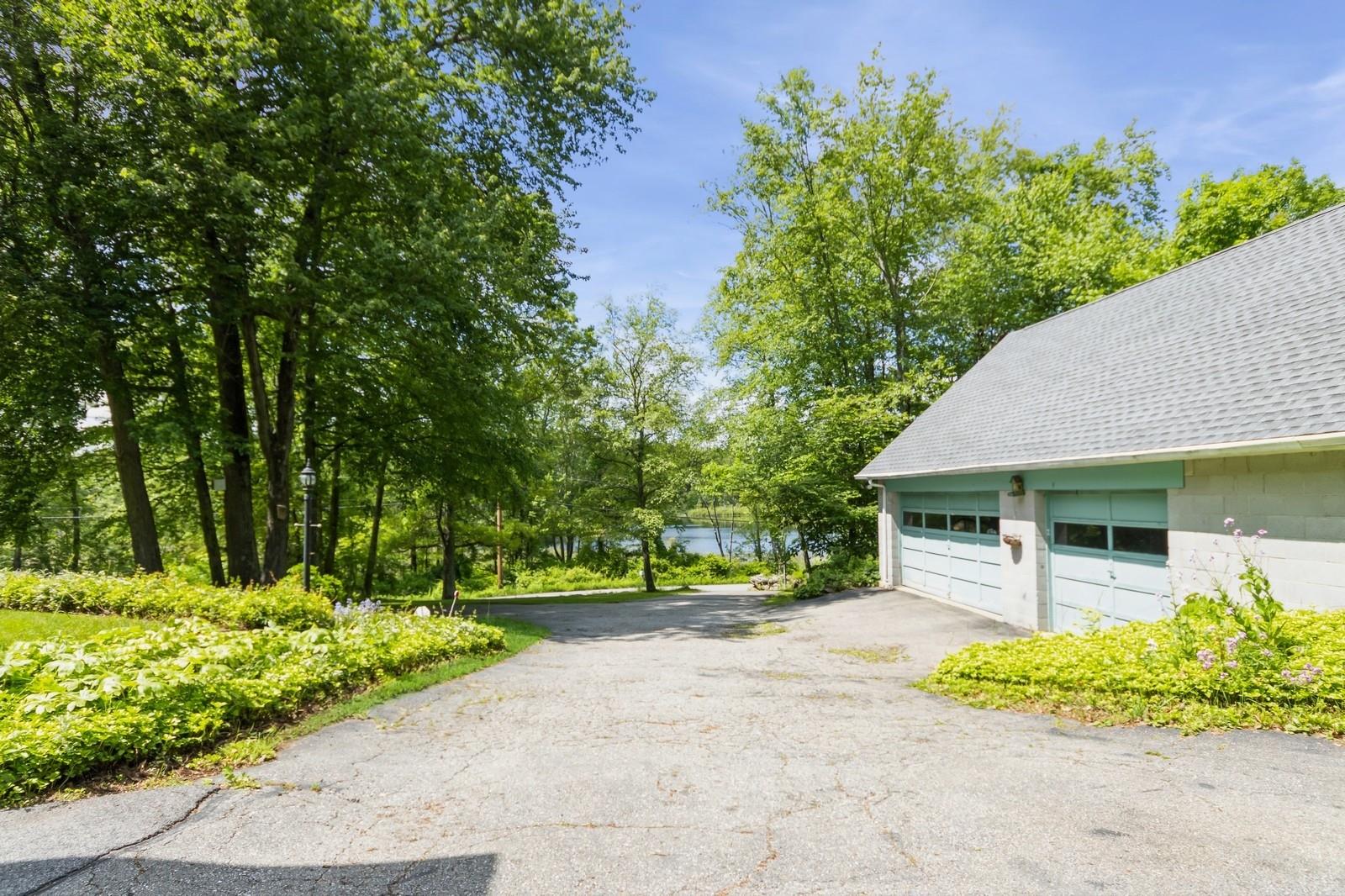 Carmel, New York 10512, United States, 5 Bedrooms Bedrooms, ,4 BathroomsBathrooms,Residential,Active,147794