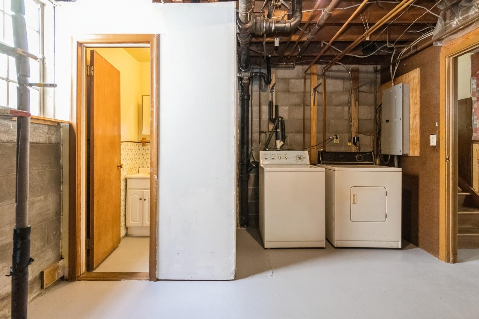 Carmel, New York 10512, United States, 5 Bedrooms Bedrooms, ,4 BathroomsBathrooms,Residential,Active,147794