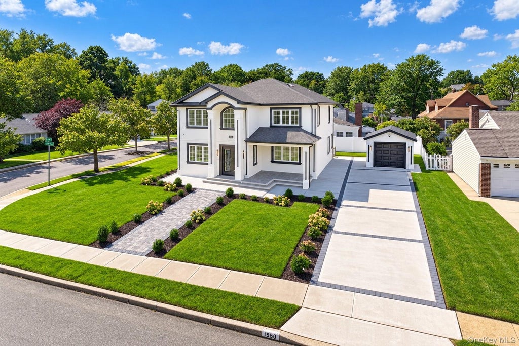 Photo of Valley Stream, NY 11580 (MLS # 1058888)