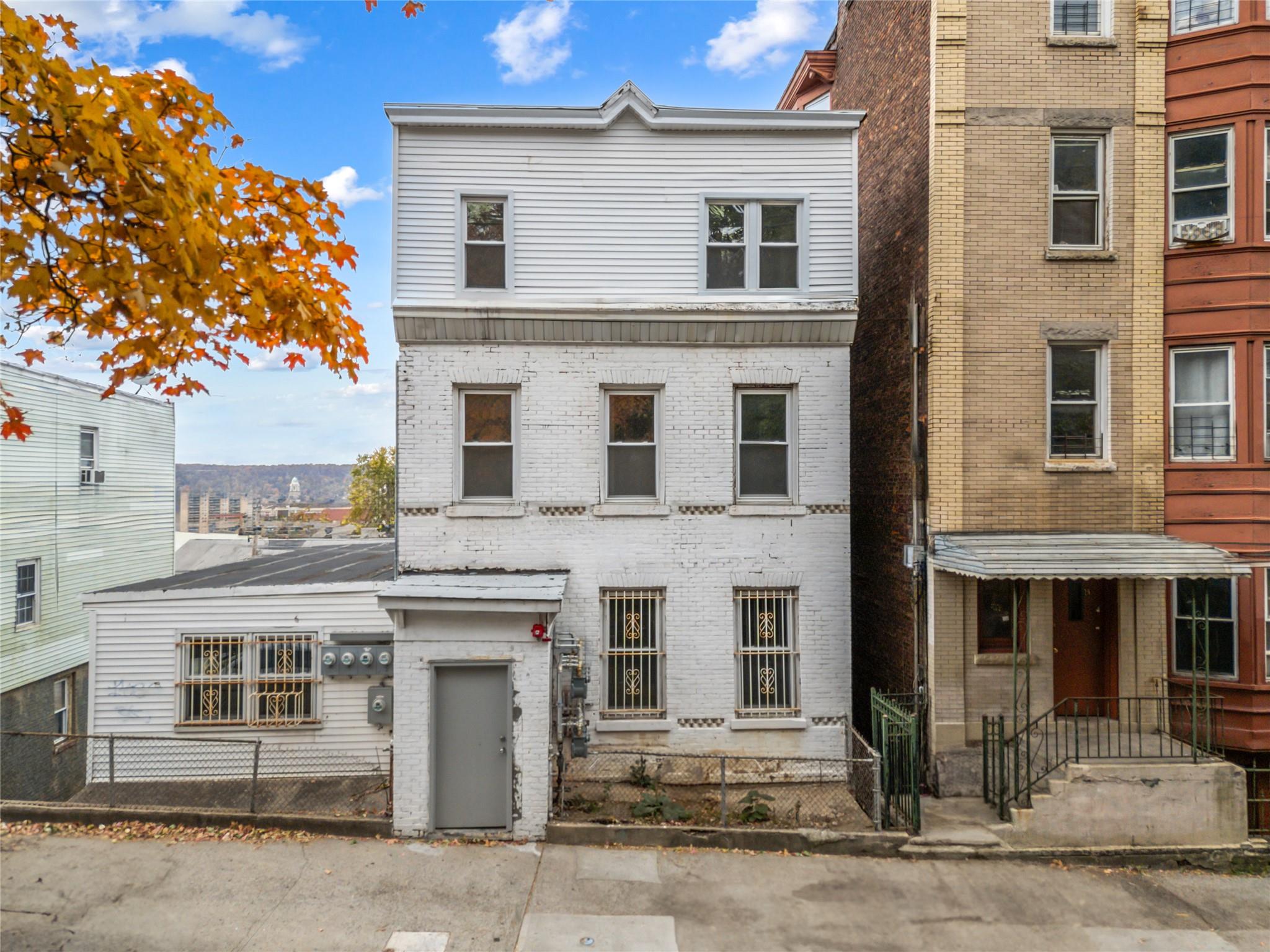 Van Cortlandt Park Avenue, Yonkers, New York - 10 Bedrooms  
4 Bathrooms - 