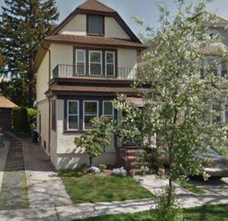 Kessel Street, Forest Hills, Queens, NY - 3 Bedrooms  
2 Bathrooms  
7 Rooms - 