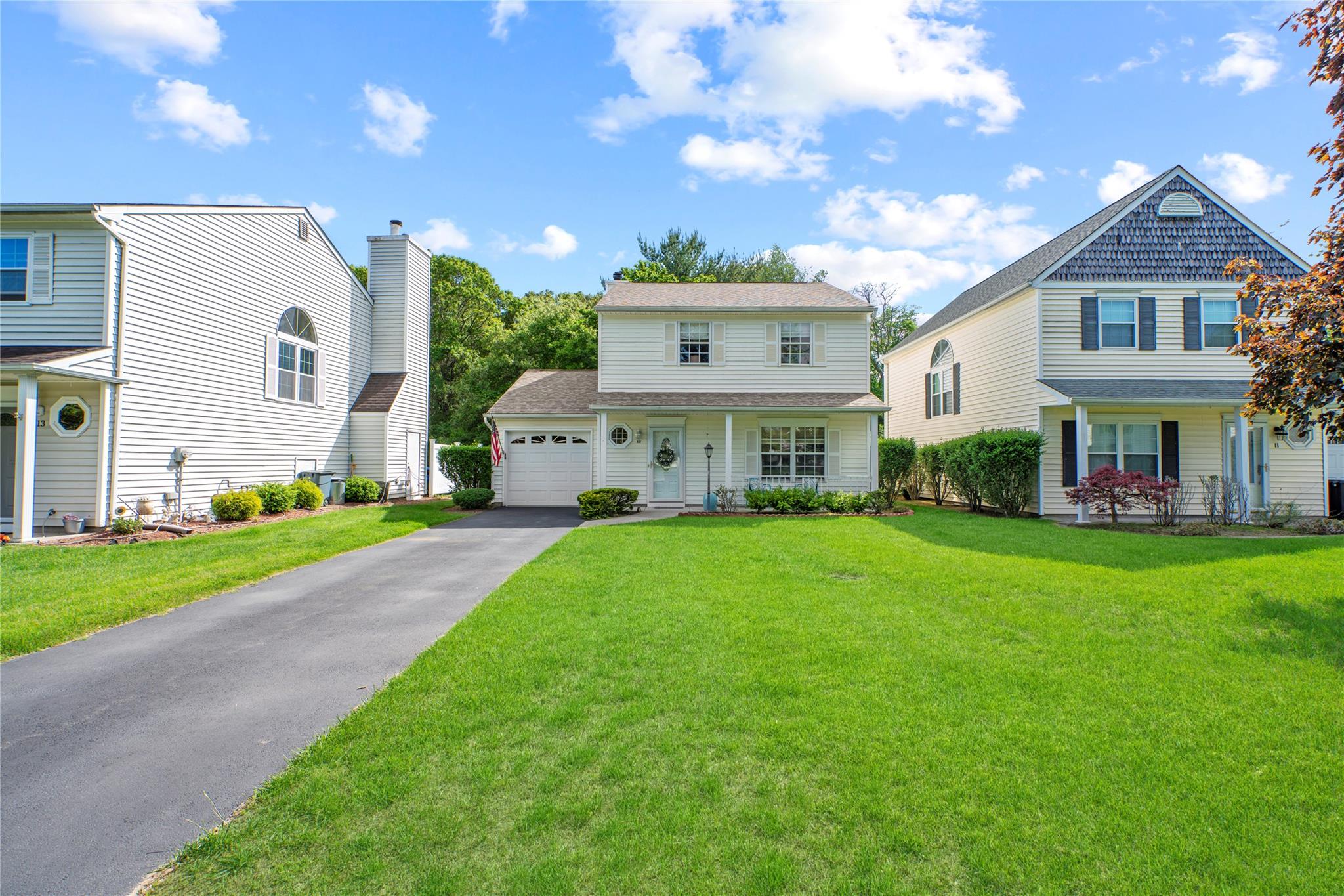 12 Woodchuck Trail, Coram, New York image 31