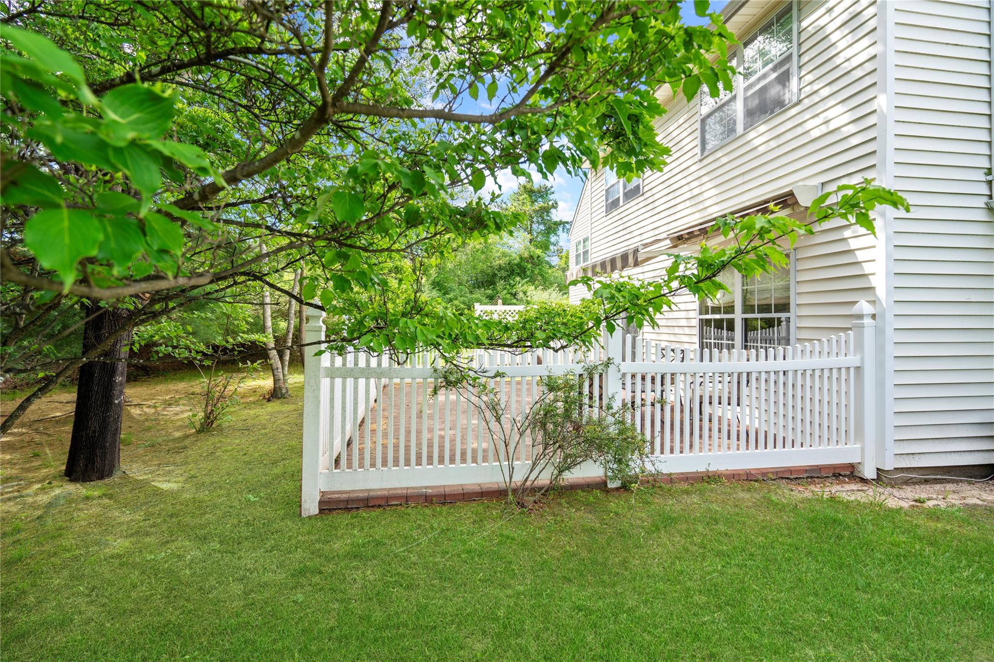 12 Woodchuck Trail, Coram, New York image 27