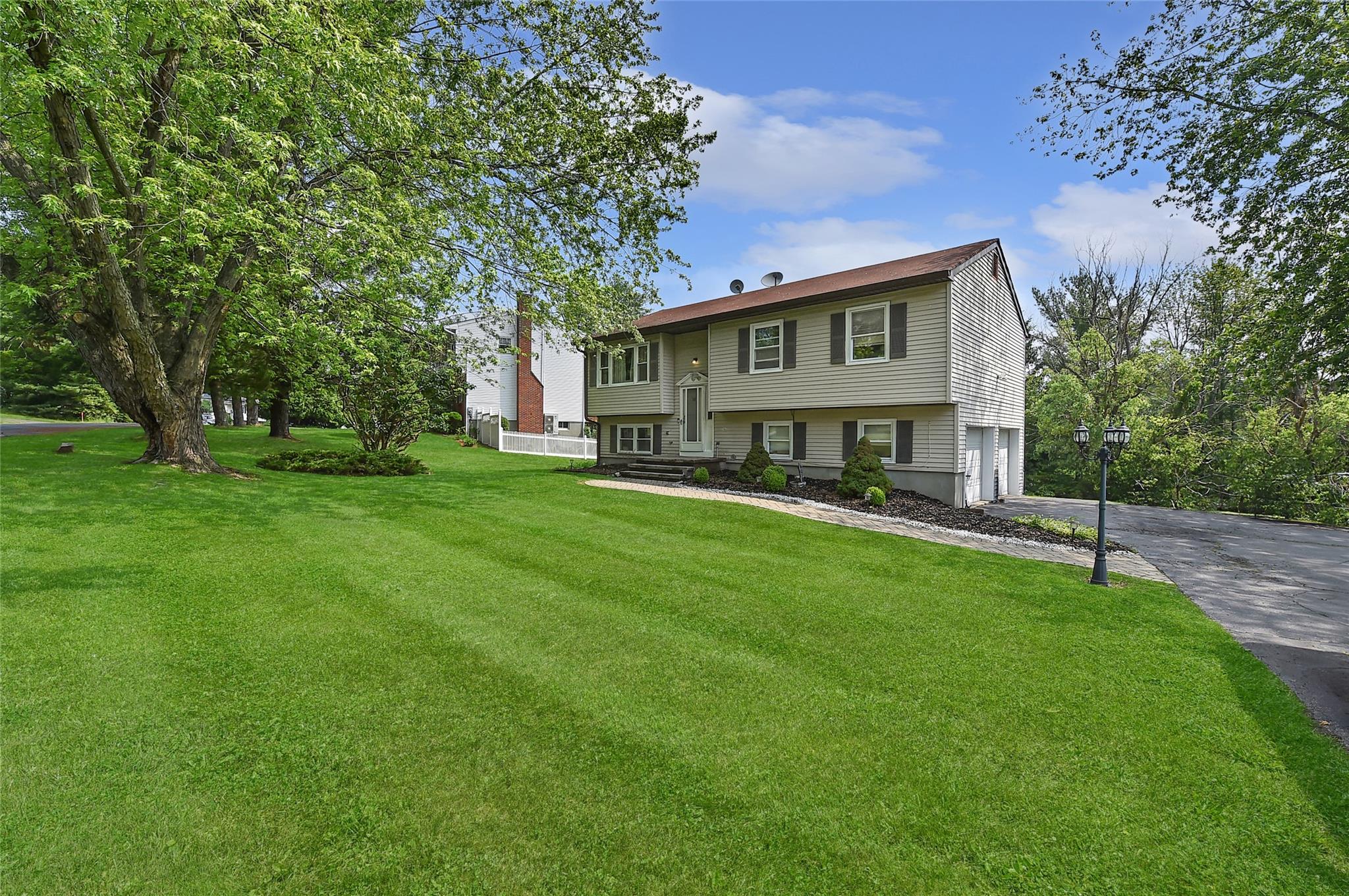 16 Beth Drive, Middletown, New York image 2