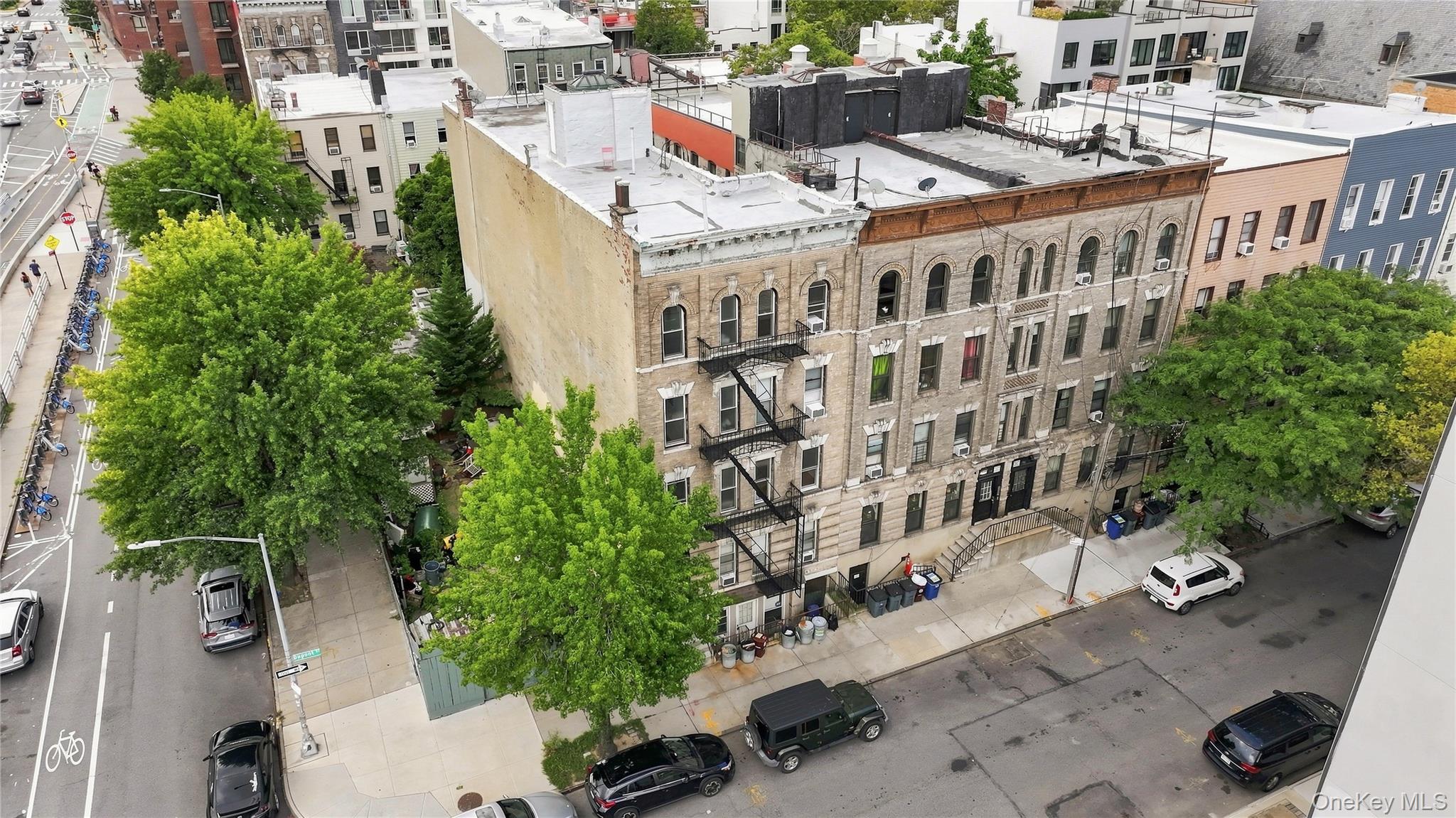162 Dupont Street
