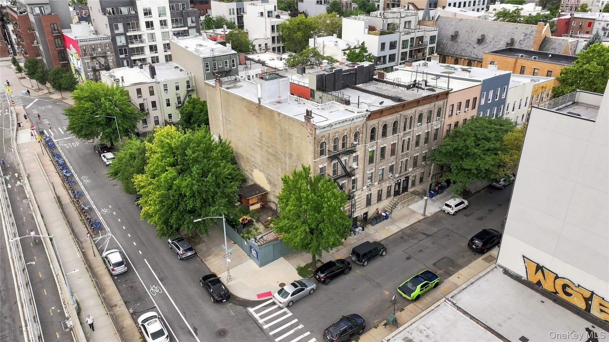 162 Dupont Street