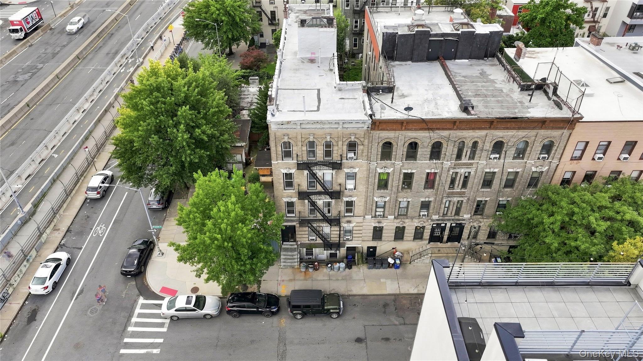 162 Dupont Street