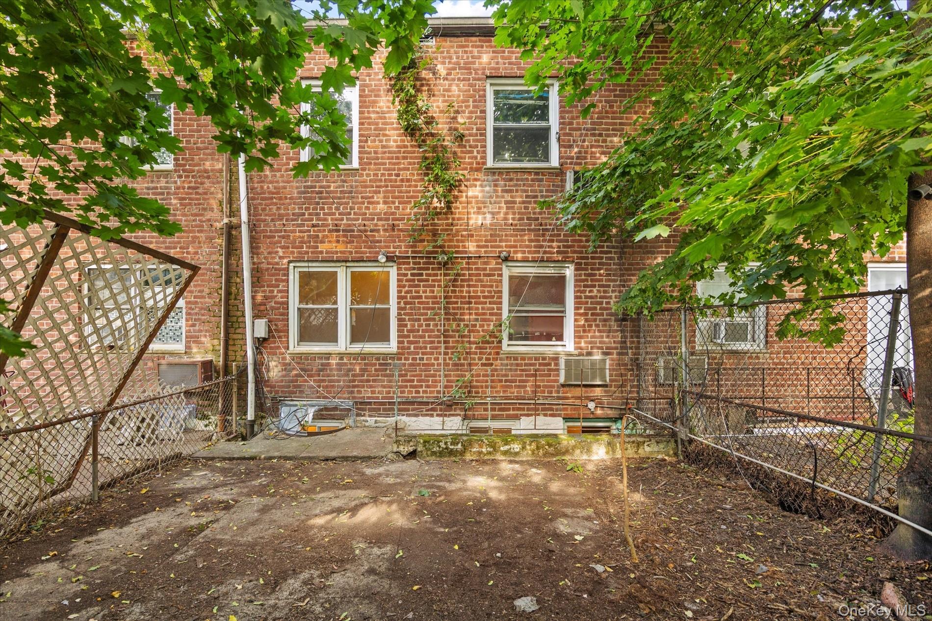 2048 E 53rd Place