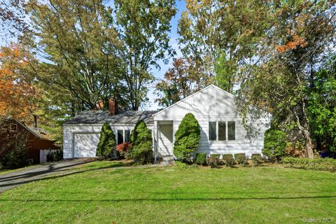 Photo of 52 Rogers Drive, New Rochelle, NY 10804 (MLS # 928234) Photo of 52 Rogers Drive, New Rochelle, NY 10804 (MLS # 928234)