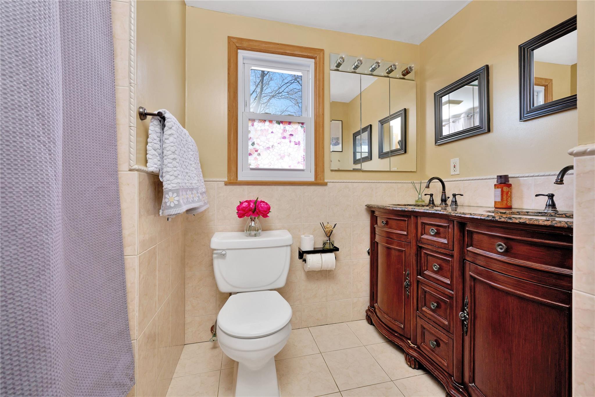 33 Hanover Place, Merrick, New York image 15