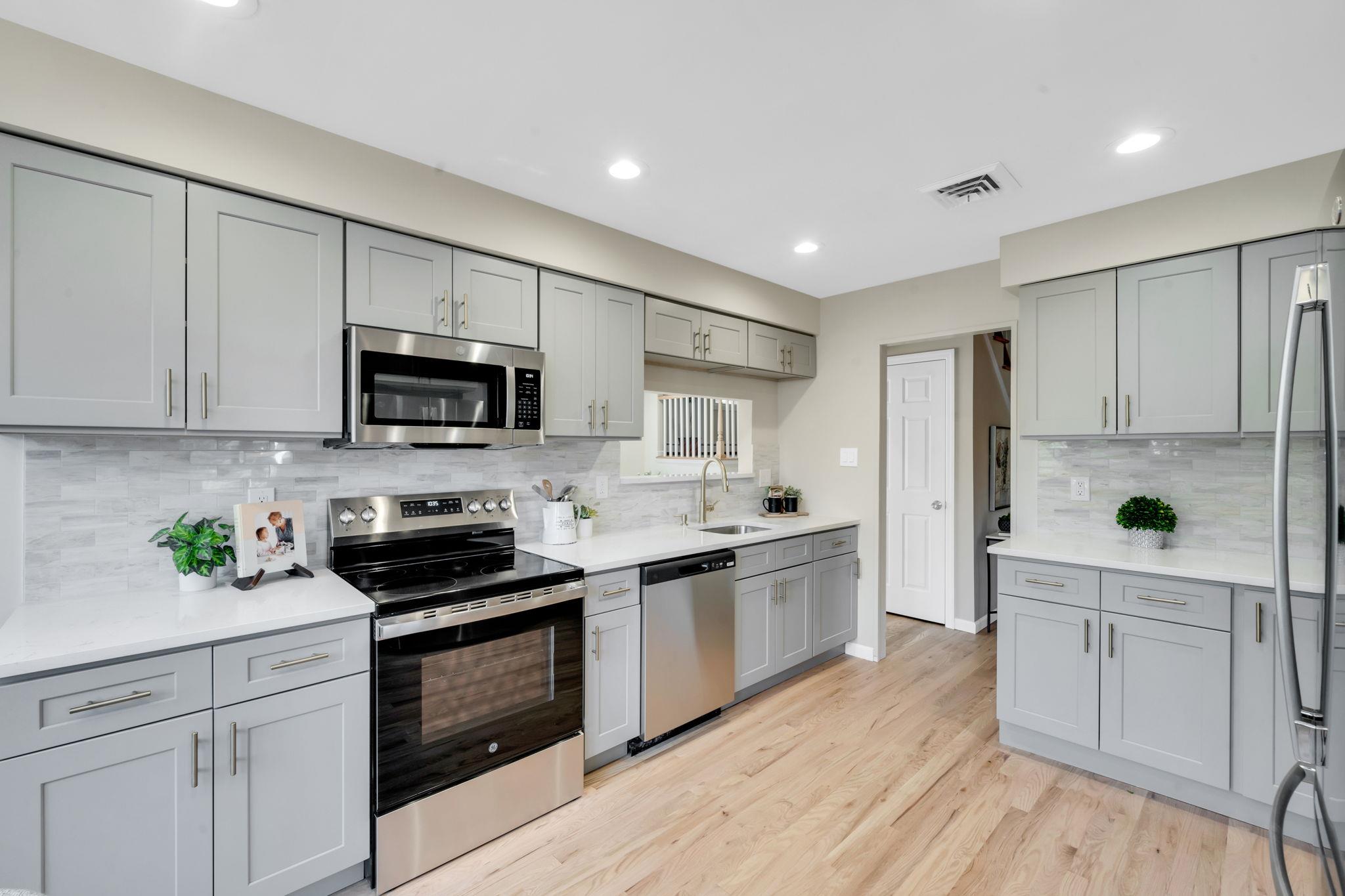 307 Mount Pleasant Road, Hauppauge, New York image 5