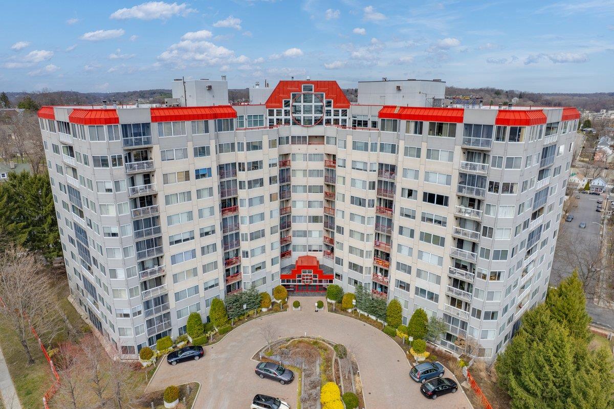 10 Stewart Place #4GE, White Plains, New York image 17