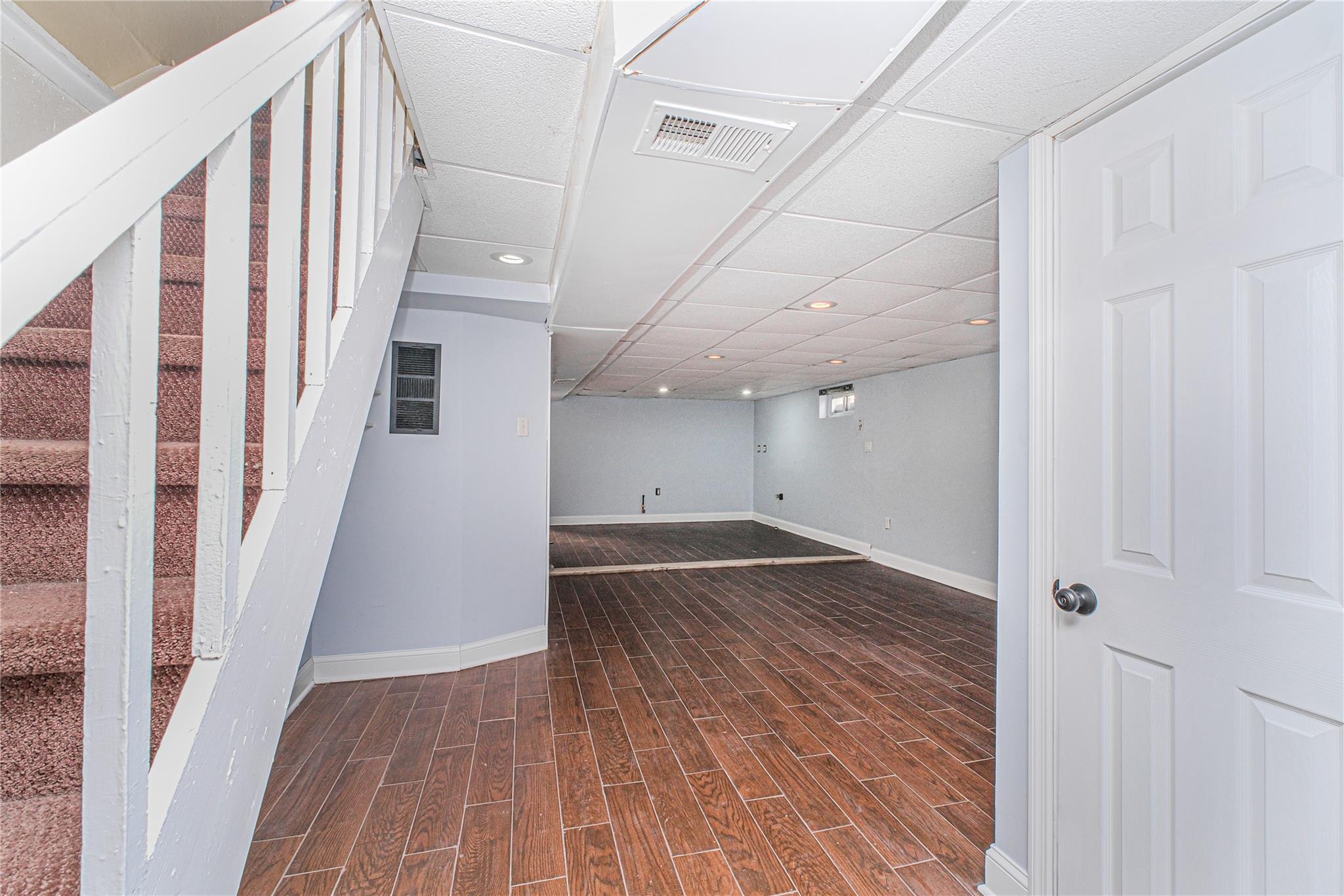 83 Vincent Ave Ave, Staten Island, New York image 34